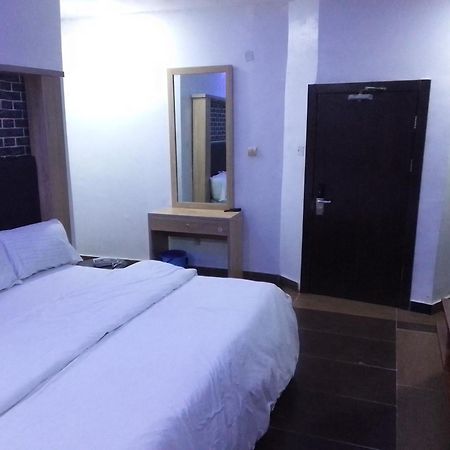 Exclusive Mansion Lekki Phase 1 Hotel Ilado Exterior photo