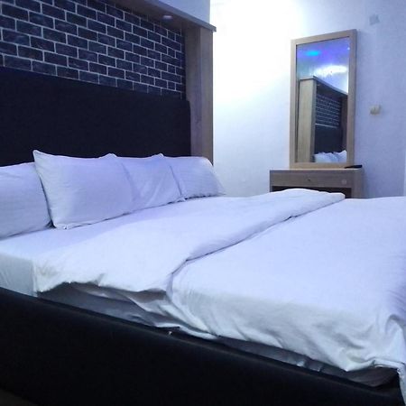 Exclusive Mansion Lekki Phase 1 Hotel Ilado Exterior photo