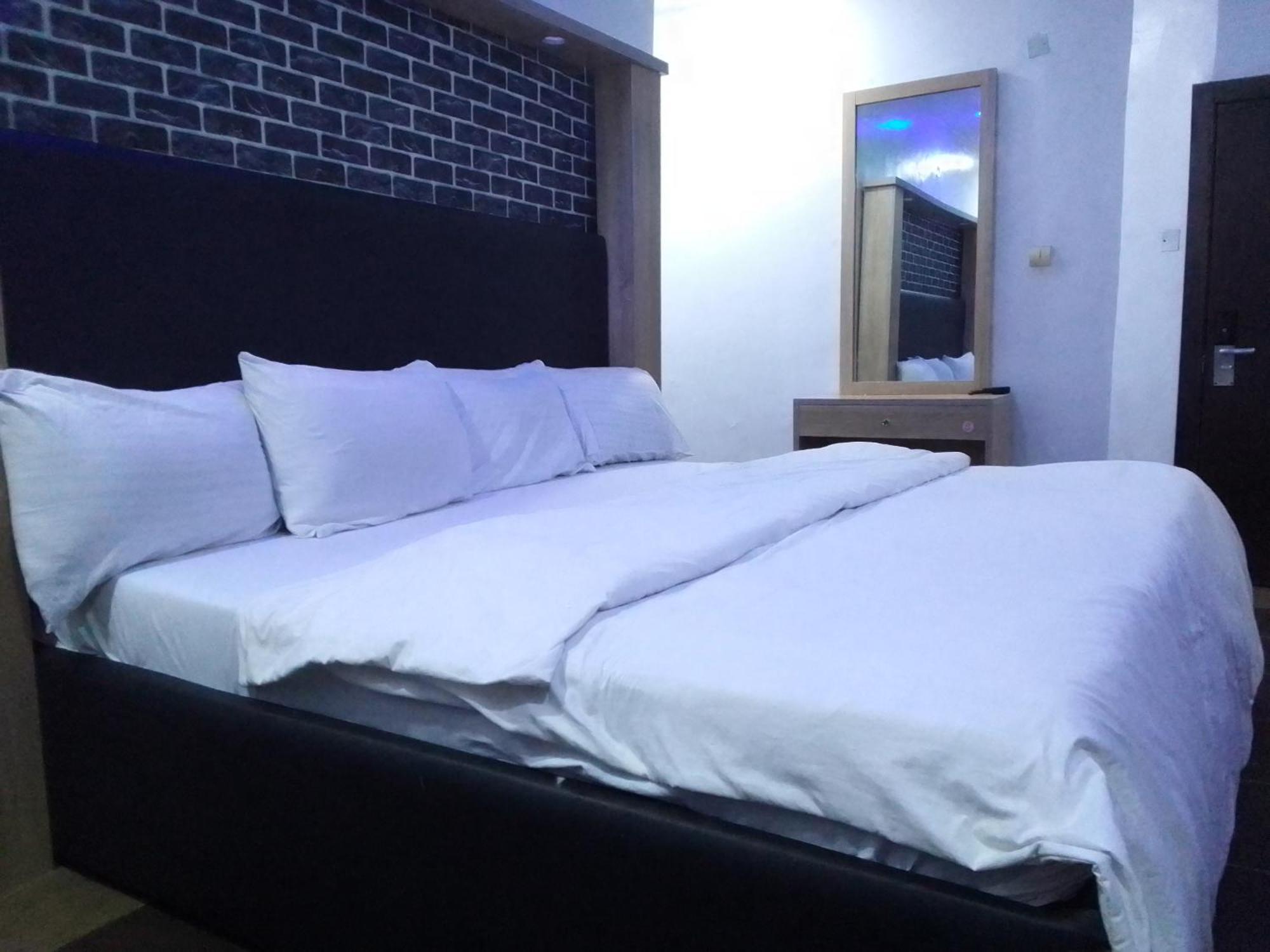 Exclusive Mansion Lekki Phase 1 Hotel Ilado Exterior photo
