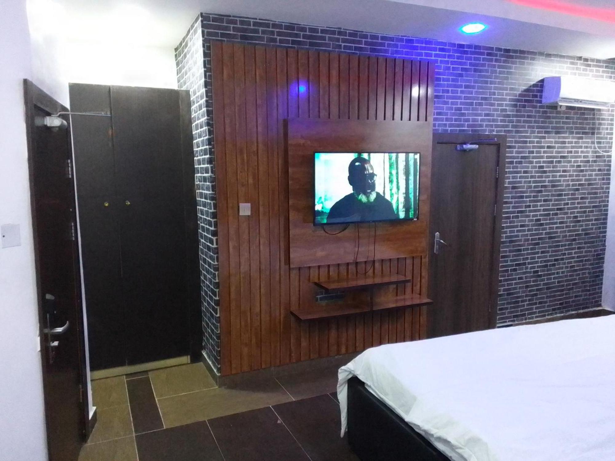 Exclusive Mansion Lekki Phase 1 Hotel Ilado Exterior photo