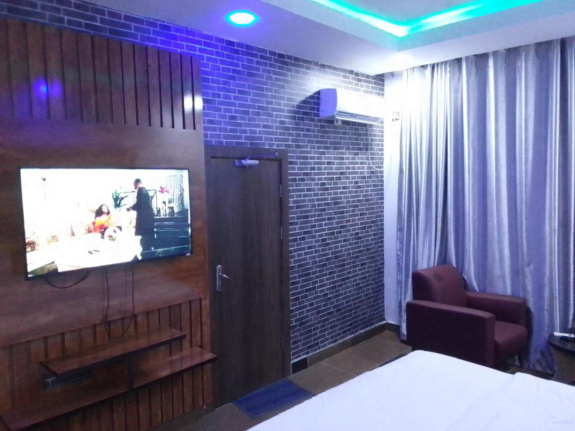Exclusive Mansion Lekki Phase 1 Hotel Ilado Exterior photo